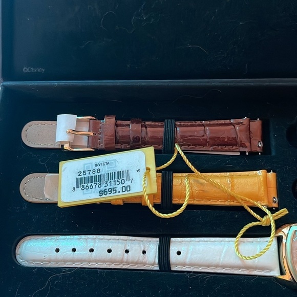 Limited addition Disney Mickey Mouse by invicta leather straps can change up - Picture 7 of 7